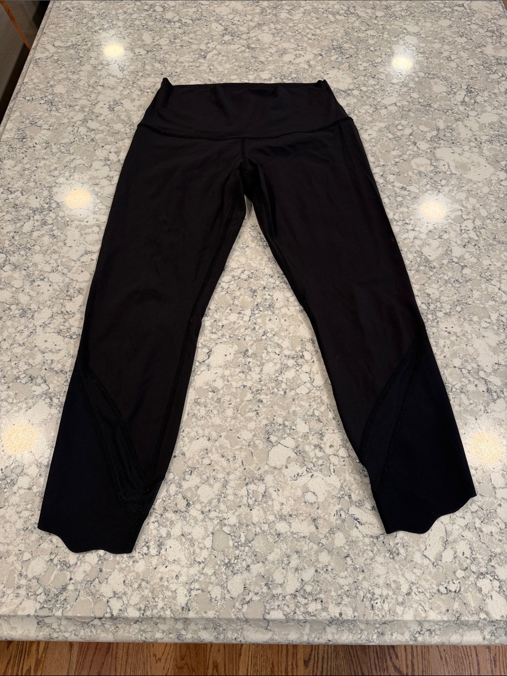 Lululemon Black High Waist Cropped Leggings with mesh scalloped bottom size 8